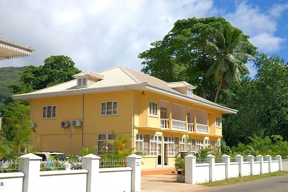 Reef Holiday Apartments Anse aux Pins