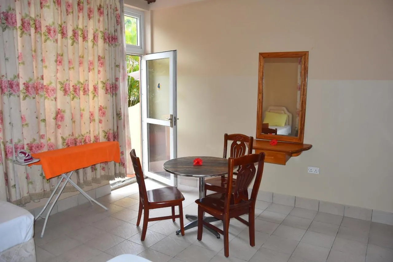 Reef Holiday Apartments Anse aux Pins
