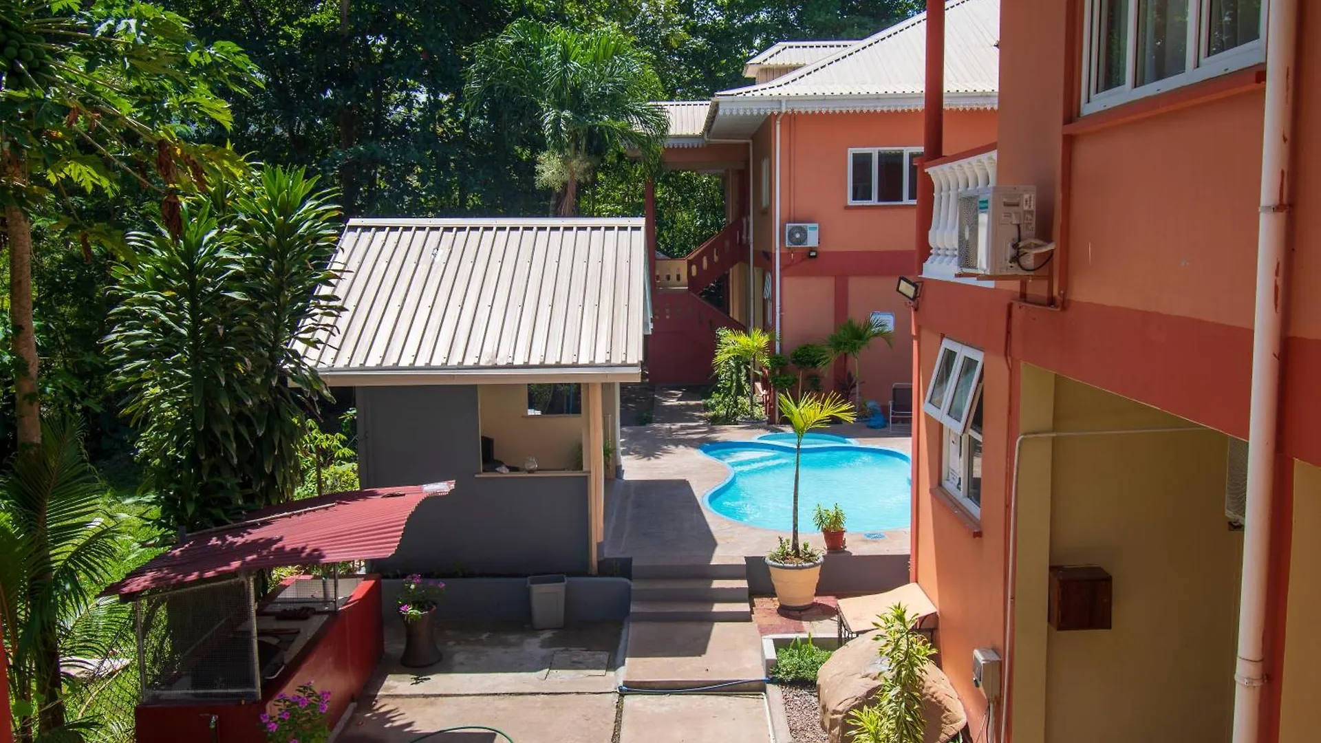 Reef Holiday Apartments Anse aux Pins